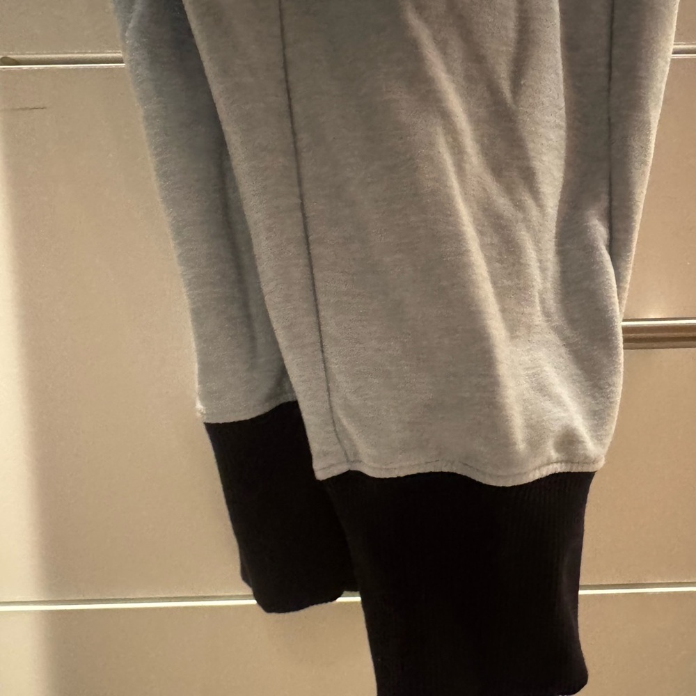 Oiselle Lux Sweatpants - Picture 4 of 11